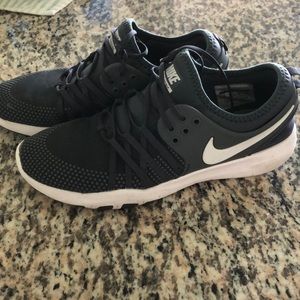 Nike free women’s 8 running shoe
